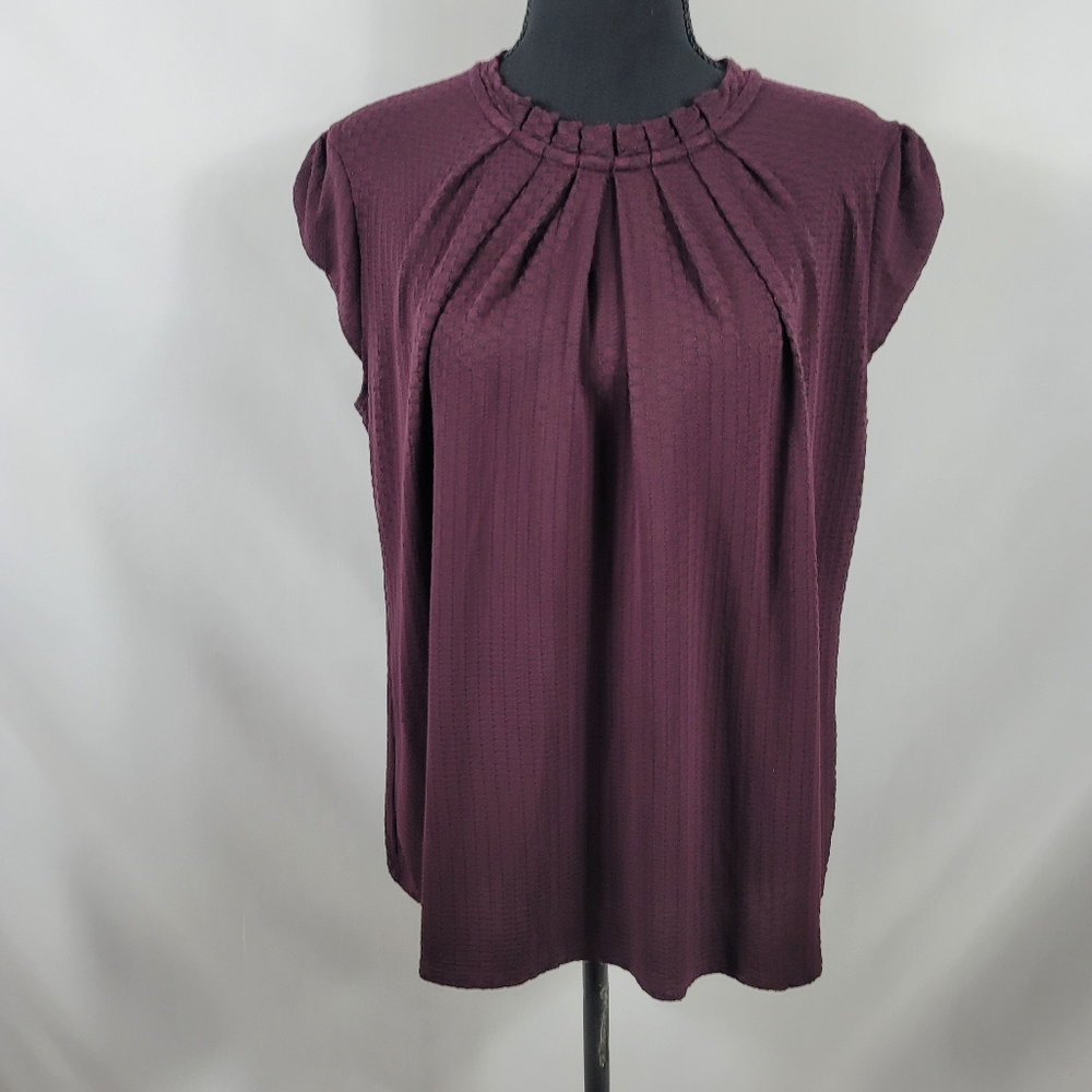 Elle Burgundy Pleated Mockneck Blouse Sz L
